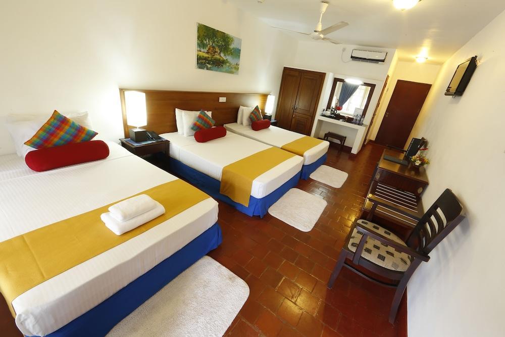 Catamaran Beach Hotel Негомбо Экстерьер фото